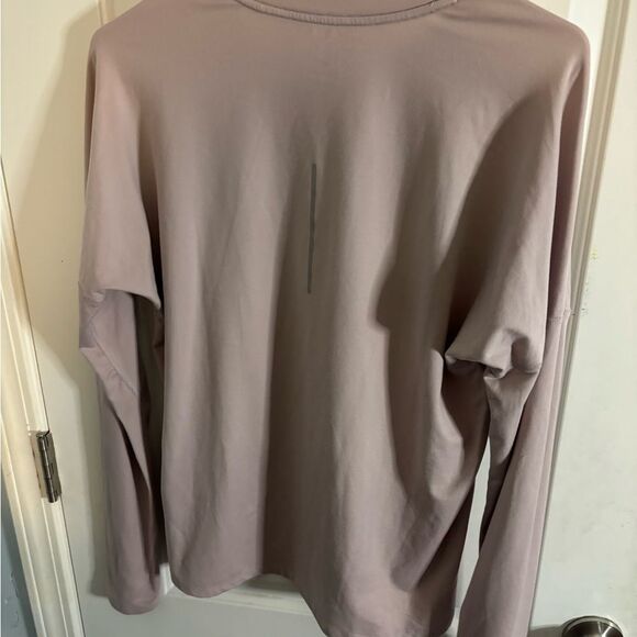 Nike Pink Relaxed Long Sleeve Tee dri-fit size small EUC - Picture 4 of 4